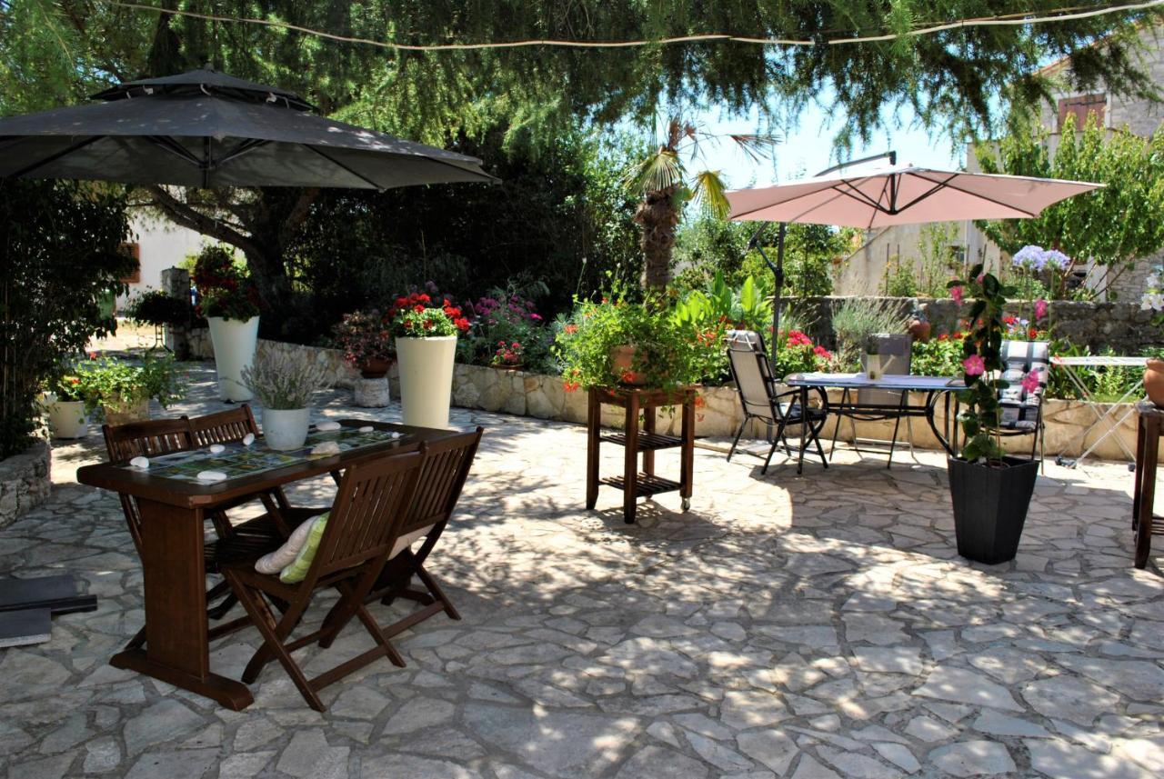 Apartment Pino Bale Exterior photo