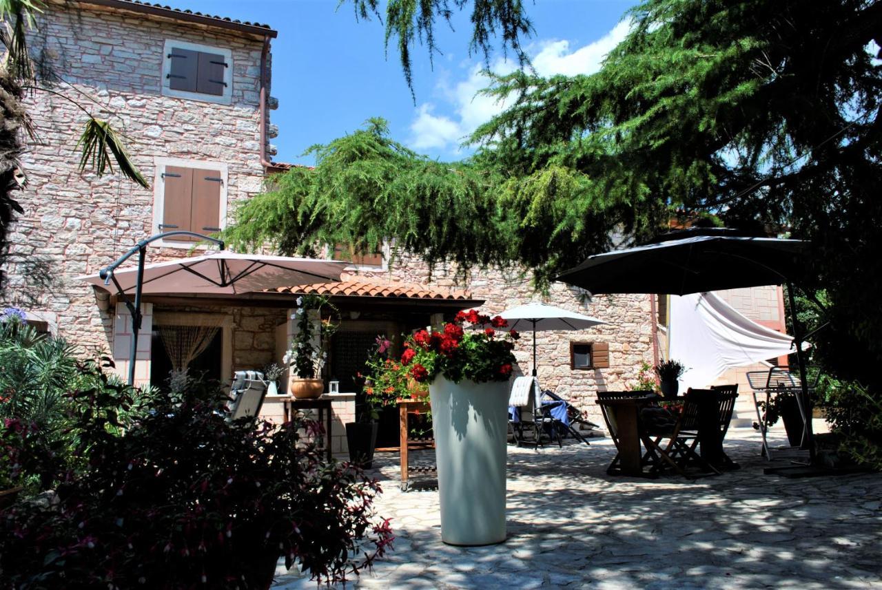 Apartment Pino Bale Exterior photo