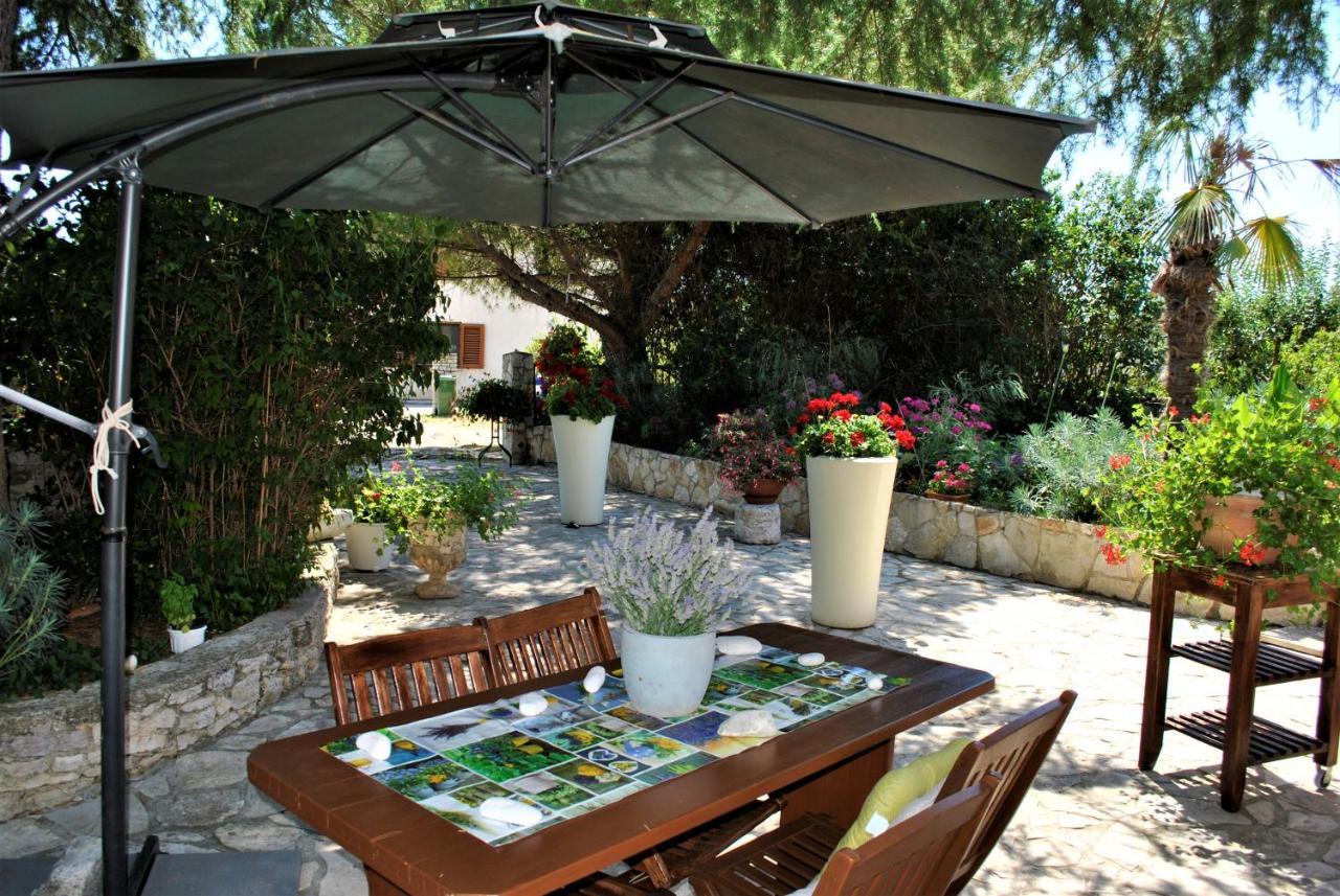 Apartment Pino Bale Exterior photo