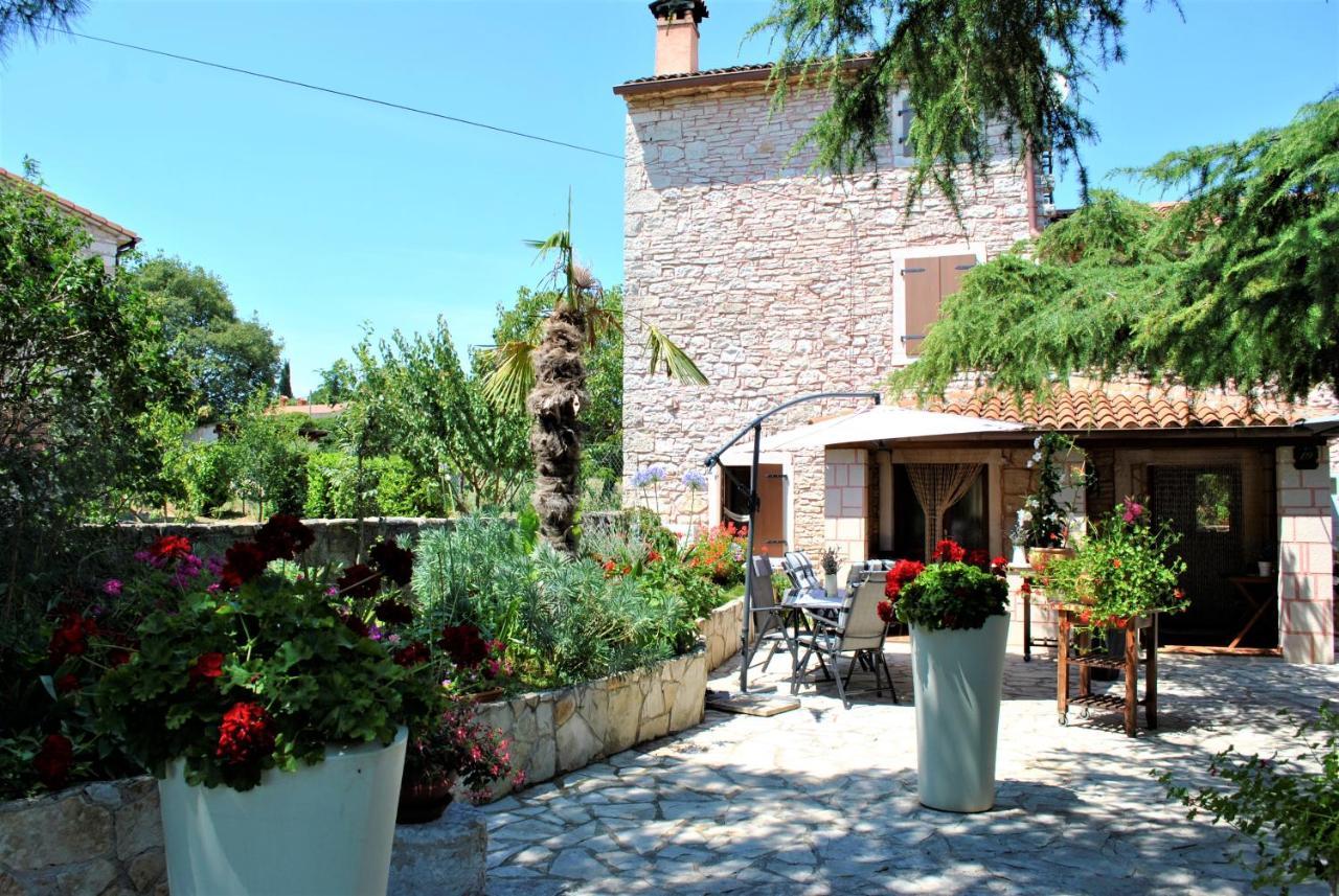 Apartment Pino Bale Exterior photo