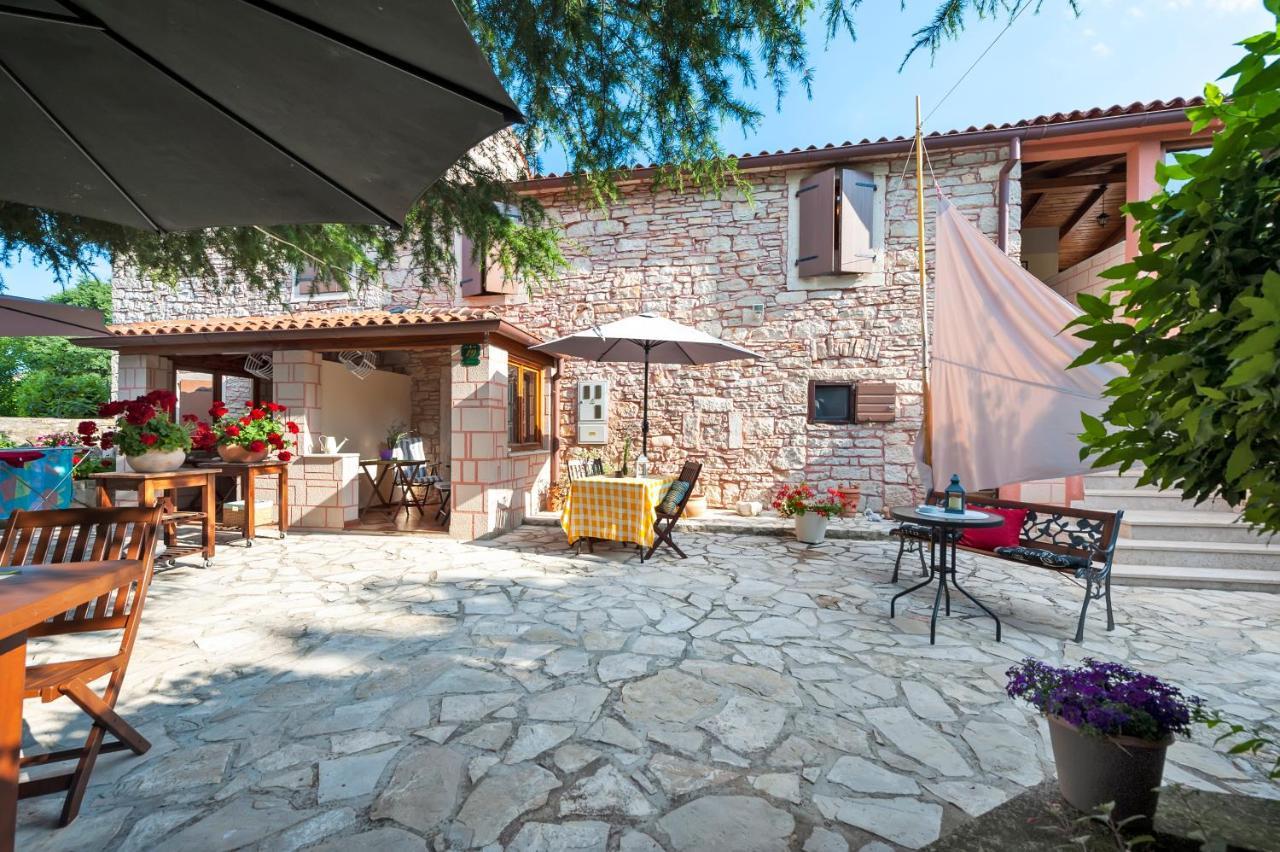 Apartment Pino Bale Exterior photo