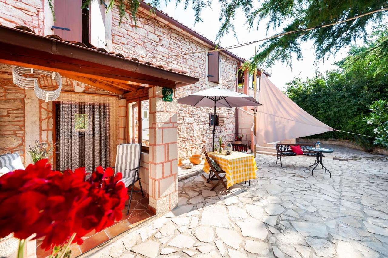 Apartment Pino Bale Exterior photo
