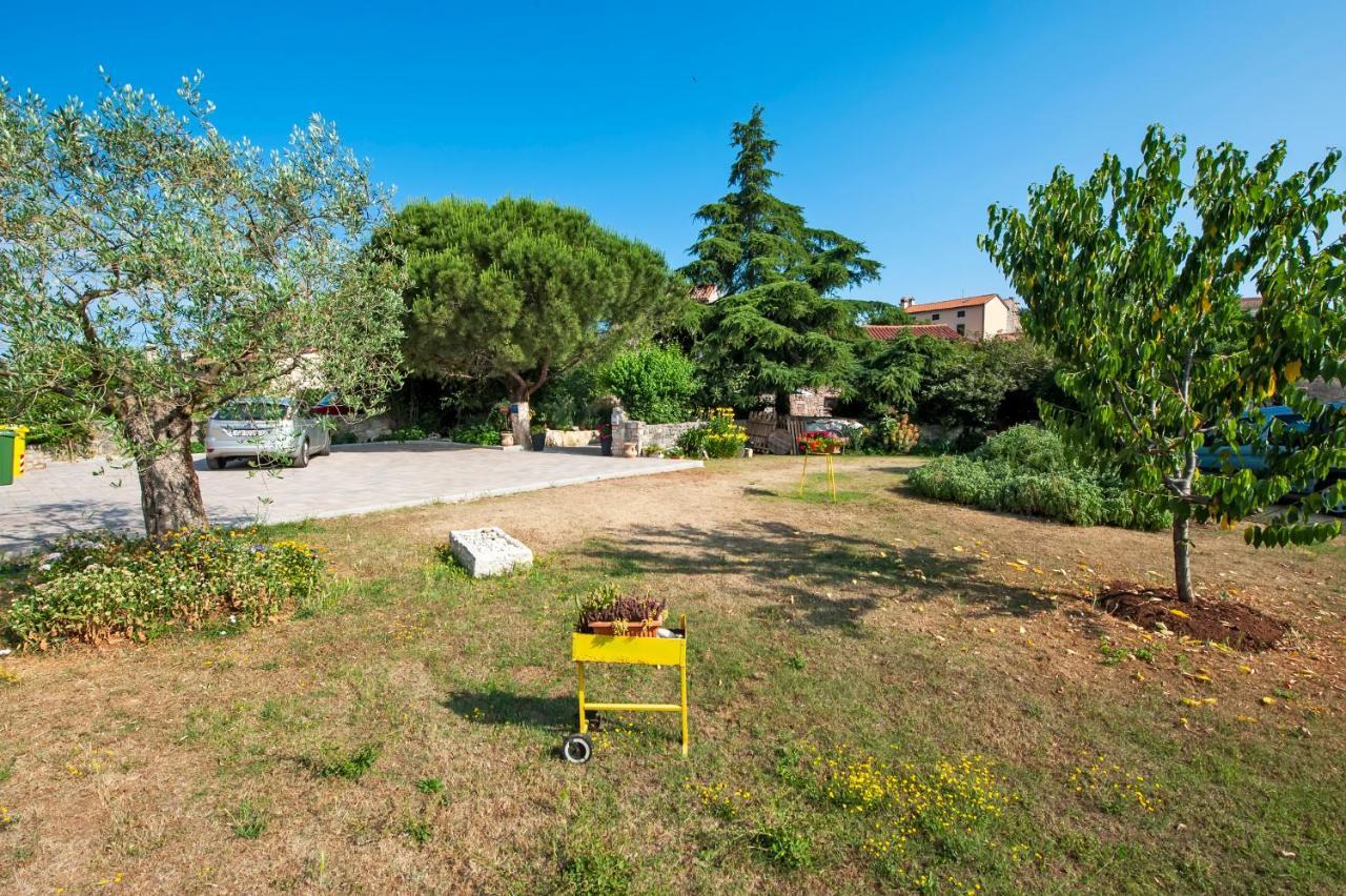 Apartment Pino Bale Exterior photo