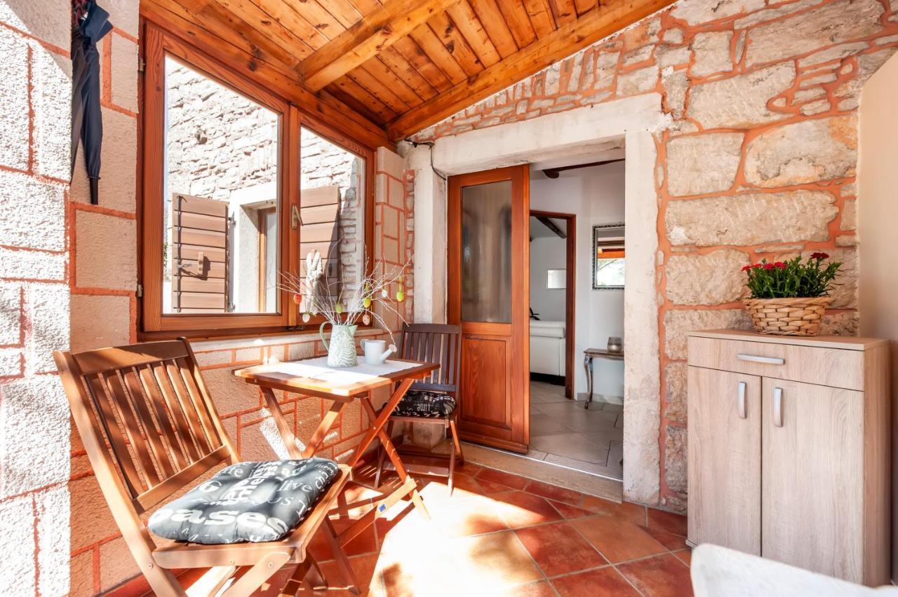 Apartment Pino Bale Exterior photo